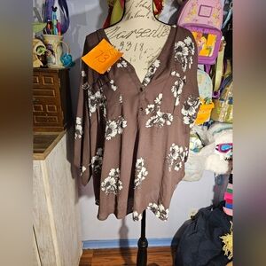 Maurices Taupe Blouse Plus Size 4 Floral Print Adjustable Sleeves